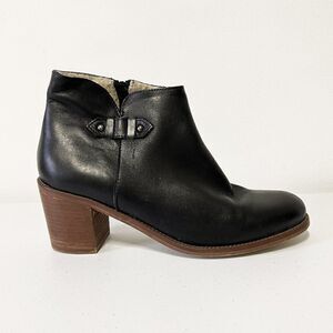 CLEARANCE - Minelli Black Leather Sherpa Lined Block Heel Ankle Boots